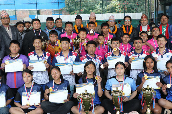 न्यु एरा र न्युटन च्याम्पियन